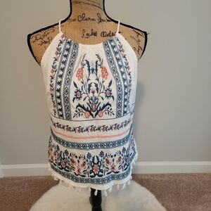NWOT Skies are Blue embroidered print white top